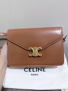 (Category: ) located in . Submitted by luxxe_bags_for_less (Listing ID 1452501462, Image 1). Description: .