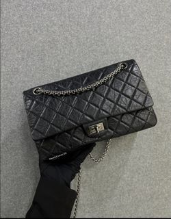 (Category: ) located in . Submitted by neverfull_luxury_sg (Listing ID 1452425047, Image 1). Description: .