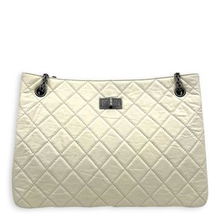 (Category: ) located in . Submitted by carousellluxury (Listing ID 1452400565, Image 1). Description: .