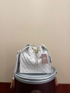 (Category: ) located in . Submitted by emishouseofluxe (Listing ID 1452378964, Image 1). Description: .
