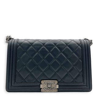 (Category: ) located in . Submitted by carousellluxury (Listing ID 1452399543, Image 1). Description: .