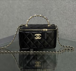 (Category: ) located in . Submitted by neverfull_luxury_sg (Listing ID 1452429009, Image 1). Description: .