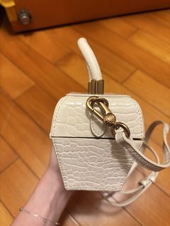 （分類：）位於 。 由 declutteristt 提交（商品編號 1452478088，圖片 1）。簡介： 。