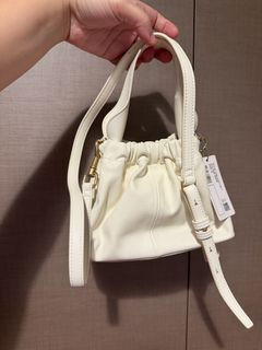 (Category: ) located in . Submitted by yoyongb (Listing ID 1452406421, Image 1). Description: .