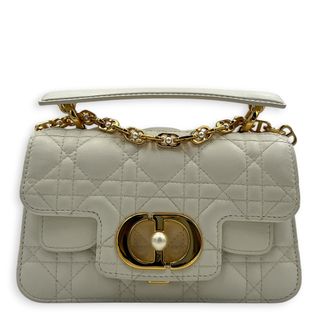 (Category: ) located in . Submitted by carousellluxury (Listing ID 1452404704, Image 1). Description: .