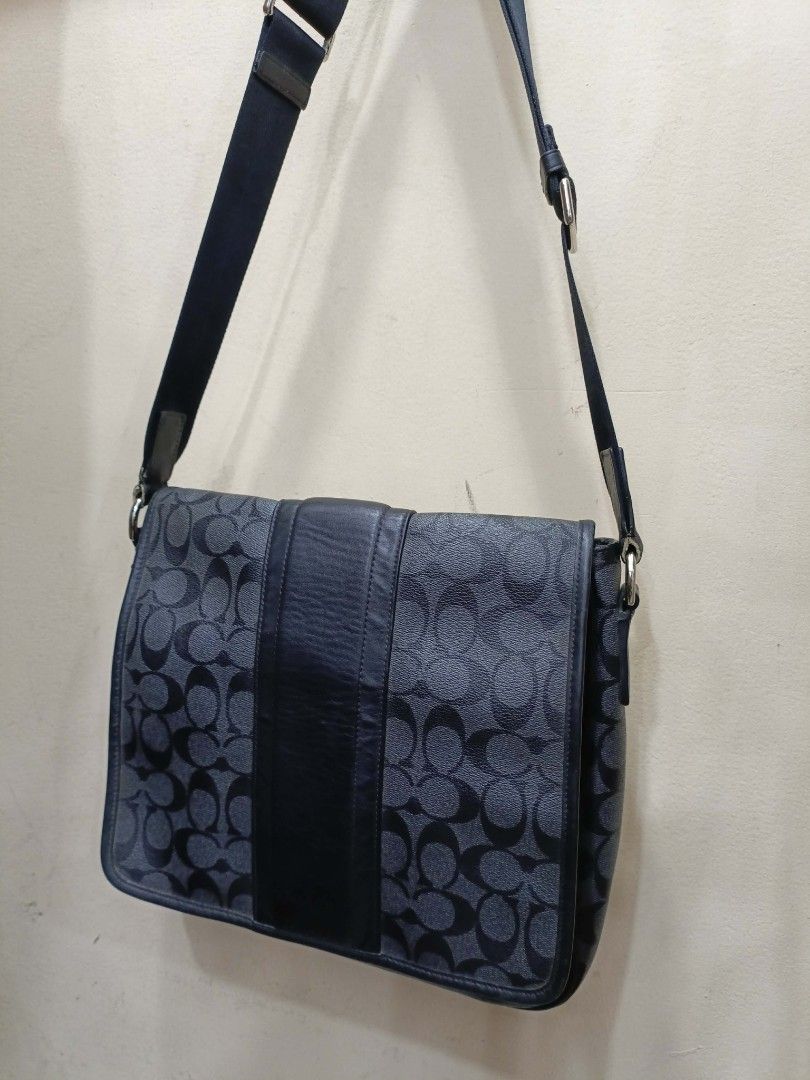 Coach Messenger Sling Bag (Category: Luxury Bags & Wallets) located in Bacolod City. Submitted by lyn56 (Listing ID 1452391128, Image 2). Description: Coach Messenger Sling Bag -Excellent condition -Rank AB -No major flaws -Coded -4 - 12 items can fit inside (depends on size) -AS IS WHERE IS📌 ₱rice: 4,800 shipped🏷 Courier: J&T Express MOP: Gcash / Bank Transfer Location: Negros Occidental,Bacolod City PAYMENT FIRST (NO COD) NO RETURN / NO EXCHA
