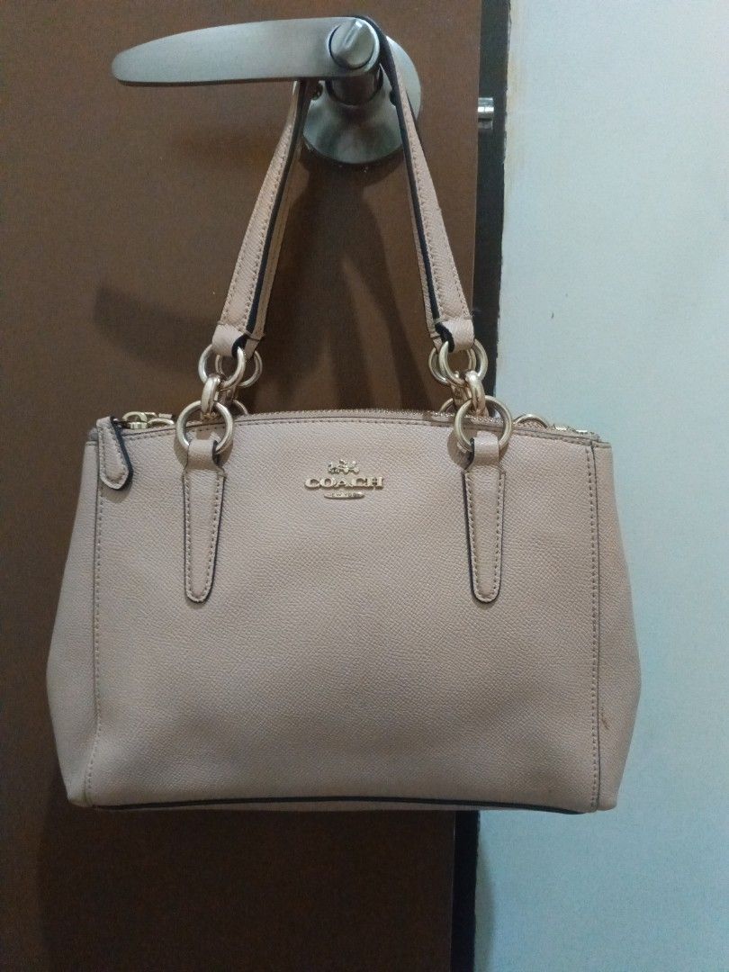 Coach Mini Christie Carryall (Category: Luxury Bags & Wallets) located in Agdangan. Submitted by dollielily (Listing ID 1452422350, Image 1). Description: jnt gcash.