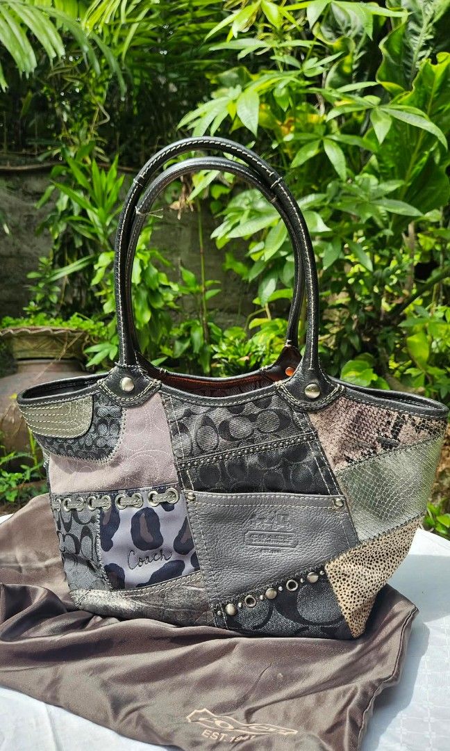 Coach Patchwork (Category: Luxury Bags & Wallets) located in Bacolod City. Submitted by johnthrift (Listing ID 1452427851, Image 1). Description: Coach Patchwork Tote Limited Edition Authentic Rank AB With Box and Dustbag Dm me if youre interested💌.