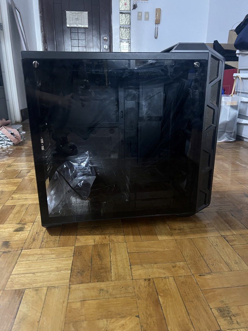 Cooler Master MasterBox 5 (Category: Computer Parts) located in Muntinlupa City. Submitted by nikaa45 (Listing ID 1452373522, Image 3). Description: - Cooler Master MasterBox Chasis - Original price: ₱8000 - Good condition - All stock CPU fans are working .