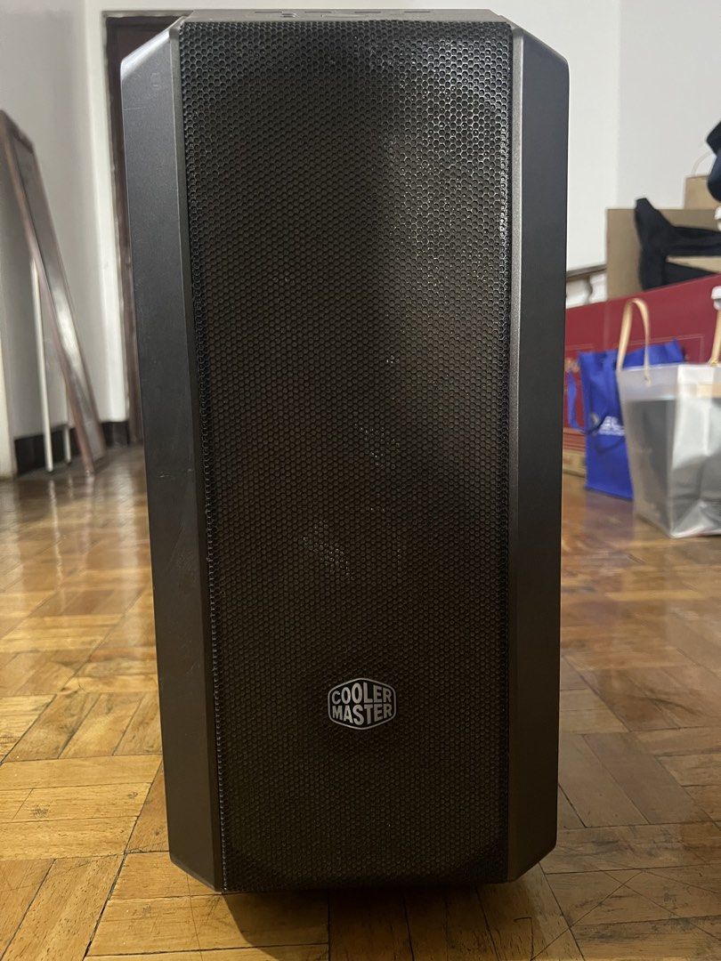 Cooler Master MasterBox 5 (Category: Computer Parts) located in Muntinlupa City. Submitted by nikaa45 (Listing ID 1452373522, Image 1). Description: - Cooler Master MasterBox Chasis - Original price: ₱8000 - Good condition - All stock CPU fans are working .