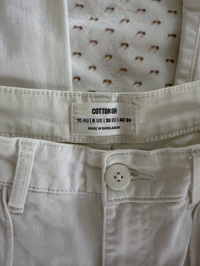 Cotton On Cream Wide Leg Pants (Category: Other Bottoms) located in Tanauan. Submitted by lovelavi (Listing ID 1452377134, Image 2). Description: Good pair of pants! Fits comfortably <3 Issue: stains around the hem (check last picture).