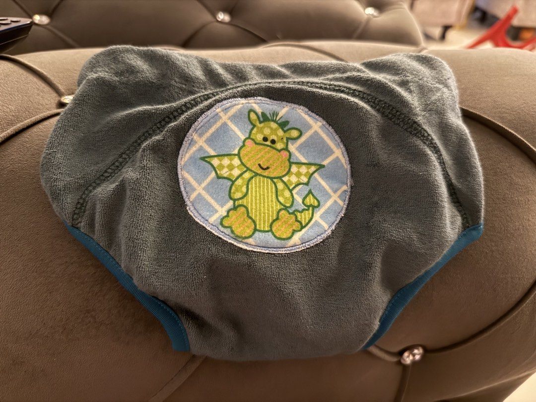 CuddleMe Training Pants (Category: Toilet Training) located in Johor Bahru. Submitted by nnnn__ (Listing ID 1452409430, Image 1). Description: NEW Use for Potty training Design ni ada 2pcs Grey 1pcs.