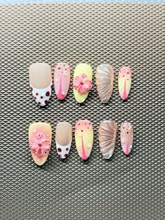 (Category: ) located in . Submitted by cuire.au.four (Listing ID 1452426903, Image 1). Description: .