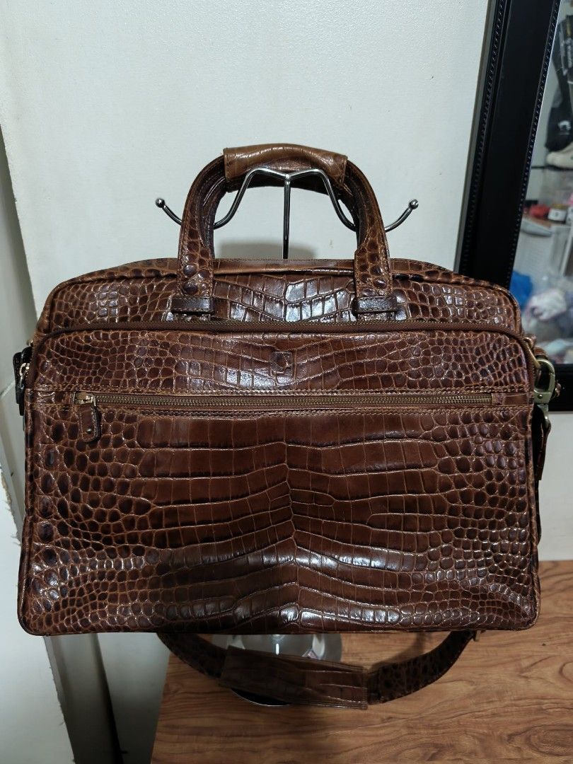 Da Milano Croc- Embossed laptop/Documents bag (Category: Briefcases) located in Quezon City. Submitted by daisyuy1979 (Listing ID 1452369893, Image 2). Description: .