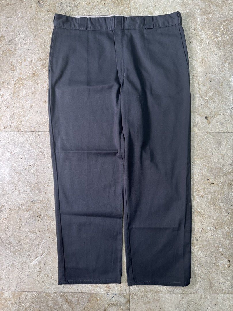 Dickies 874 Original Fit Work Pants Charcoal Grey (Category: Jeans) located in Manila. Submitted by ndrwbrj31084 (Listing ID 1452358726, Image 2). Description: Dickies 874 Charcoal Gray Excellent Condition no issue 9.5/10 color rate Waist: 40 Length: 42 Hem:9 Thigh: 13 - Dickies 874 Original Fit work pants - Color: Charcoal Grey - Style: Classic straight leg - Material: Durable fabric, built to last - Versatile: Perfect for work or casual wear - 