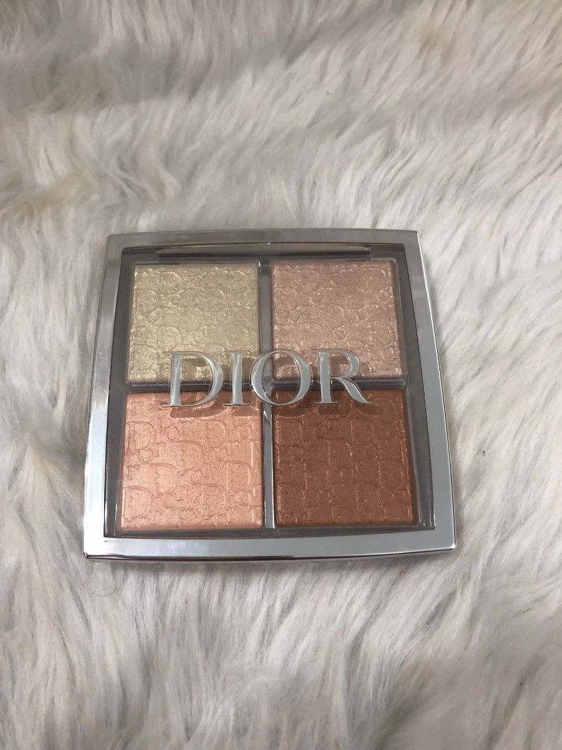 Dior Backstage Glow Face Palette (Category: Makeup) located in Manila. Submitted by le_chic_cart (Listing ID 1452334429, Image 1). Description: - Dior Backstage Glow Face Palette - Includes four shades: Glitter Strobe Gold, Glitter Strobe Pink Gold, Peach, and Bronze - Perfect for highlighting and achieving a radiant glow - Compact size, ideal for on-the-go touch-ups.