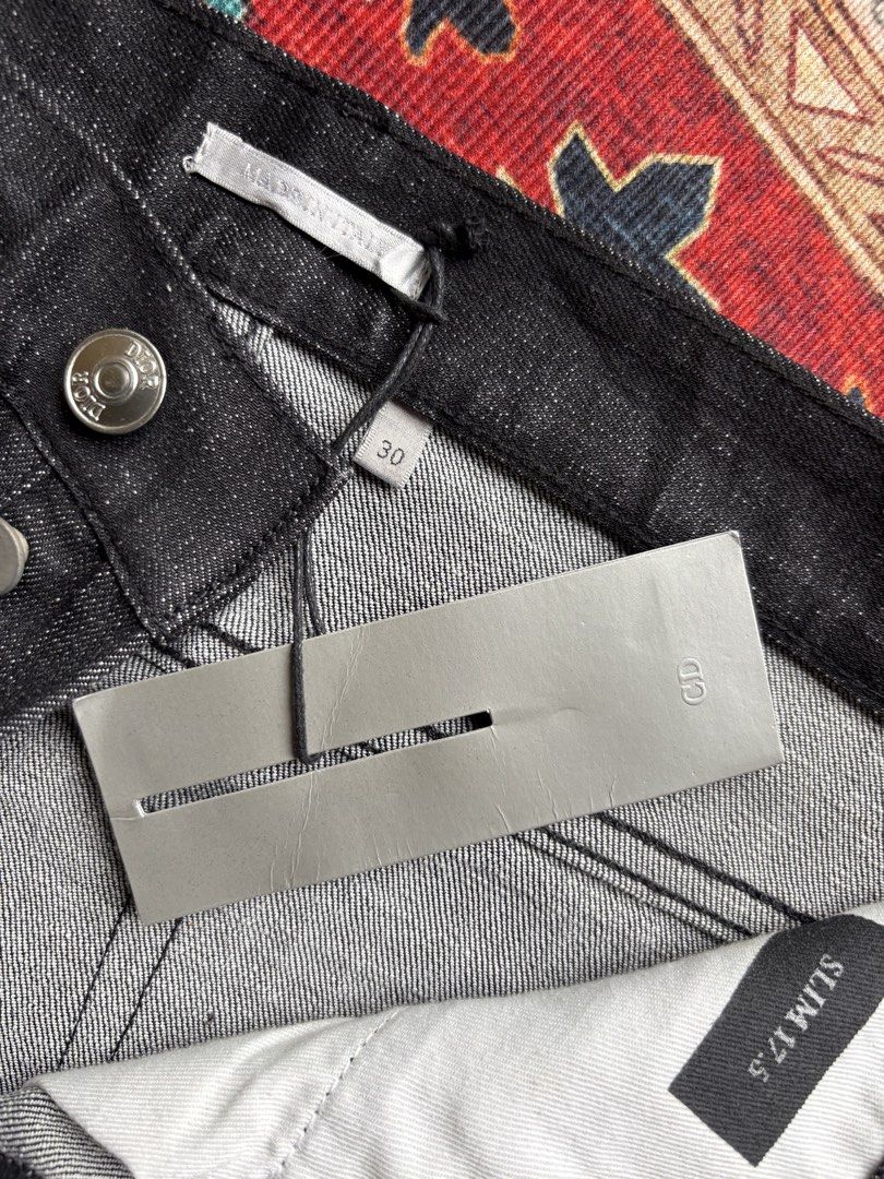 DIOR Oblique Black Denim Pants (Category: Jeans) located in Dagupan City. Submitted by anyklasiko (Listing ID 1452493013, Image 3). Description: DIOR Oblique Black Denim Pants Size: 30 Waist: 16’ Rise: 11.5’ Thigh: 10’ Inseam: 31.5’ Length: 42.5’ Leg opening: 6.5’ Price: 14999.