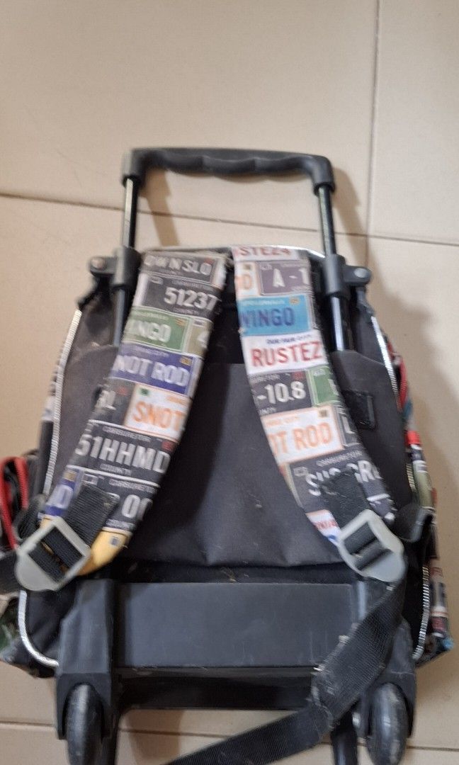 Disney Cars Stroller Bag (Category: Diaper Bags & Wetbags) located in Valenzuela. Submitted by winssian (Listing ID 1452352048, Image 3). Description: see pictures used with care disney cars stroller bag good for nursery to grade 1 or 2 schooling.