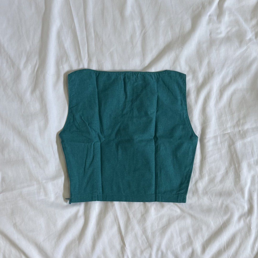 Doña (Araw the Line inspired) Melfi top (Category: Others Tops) located in Quezon City. Submitted by desegundamano.ph (Listing ID 1452359182, Image 2). Description: 🧺 PLEASE READ “ABOUT” AND DESCRIPTION BEFORE PURCHASING Doña Clothing (Araw the Line inspired) Melfi Linen top ☼ item details ➜ size: s (fits xs-s frames) ➜ condition: good ➜ rfs: need funds NOTE: since this is a preloved item, do not purchase if sensitive ✖️ no additional photos/whe