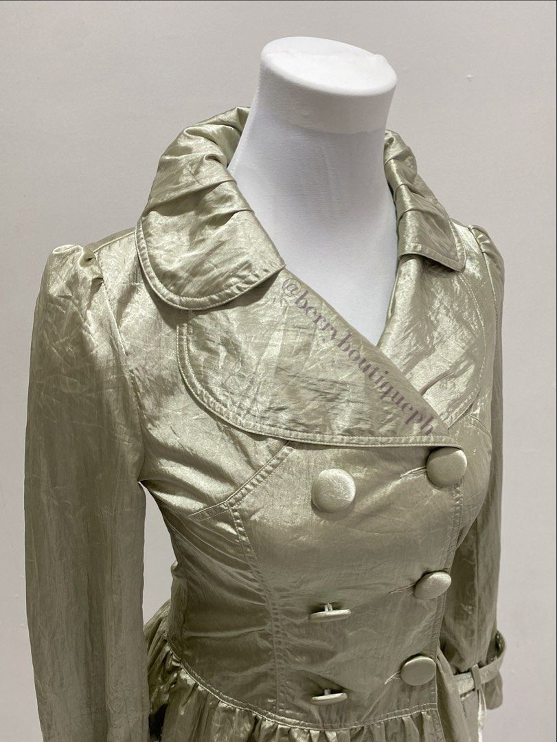 Double-breasted Peplum Jacket with Ruffled Cuffs (Category: Coats, Jackets and Outerwear) located in Manila. Submitted by toastybread (Listing ID 1452389976, Image 2). Description: 🍓 Satin Lime Jacket Chic champagne/light gold double-breasted jacket. Features peplum hem and ruffled cuffs. Textured fabric, button closure. Versatile for any occasion. • shoulder: 14” (36 cm) • pit-to-pit: 17.5” (45 cm) • sleeve: 23” (59 cm) • back length: 22.5” (57