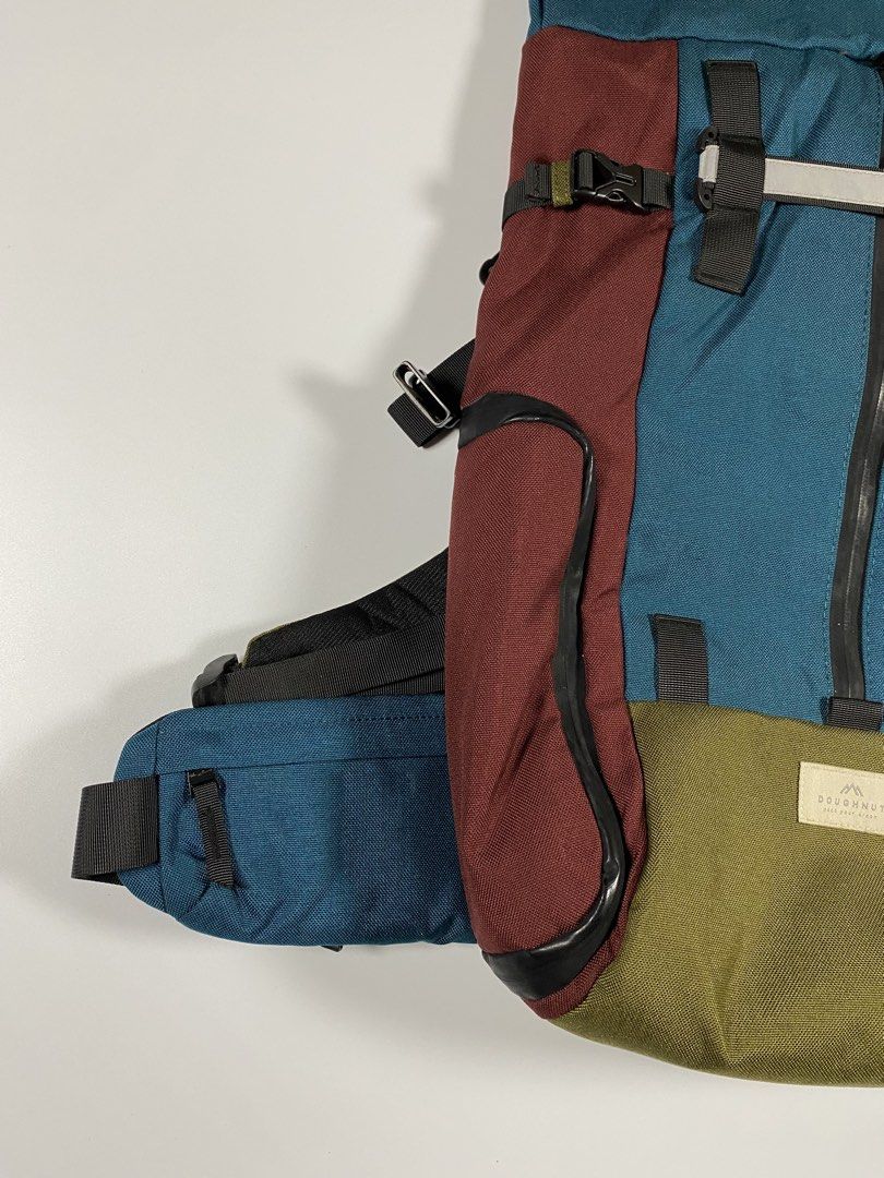 Doughnut Traveler HK Special 45L Backpack (Category: Backpacks) located in Porac. Submitted by pepasoutdooressentials (Listing ID 1452369410, Image 2). Description: Doughnut Traveler HK Special 45L Backpack Capacity: 45L - Constructed using ultra-durable, water-repellent 1000D Cordura Nylon - Features a front-opening center zipper for fast access to the main compartment - Equipped with a supportive padded hip belt featuring integrated zip pockets