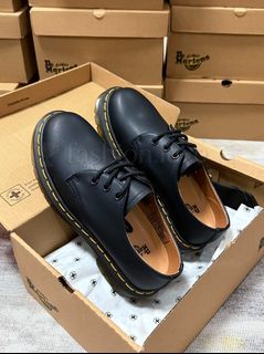 (Category: ) located in . Submitted by fashion.luxe (Listing ID 1452497315, Image 1). Description: .