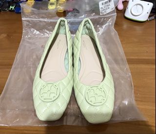 (Kategori: ) berada di . Dikirim oleh putri_butique (ID iklan 1452364023, Gambar 1). Deskripsi: .