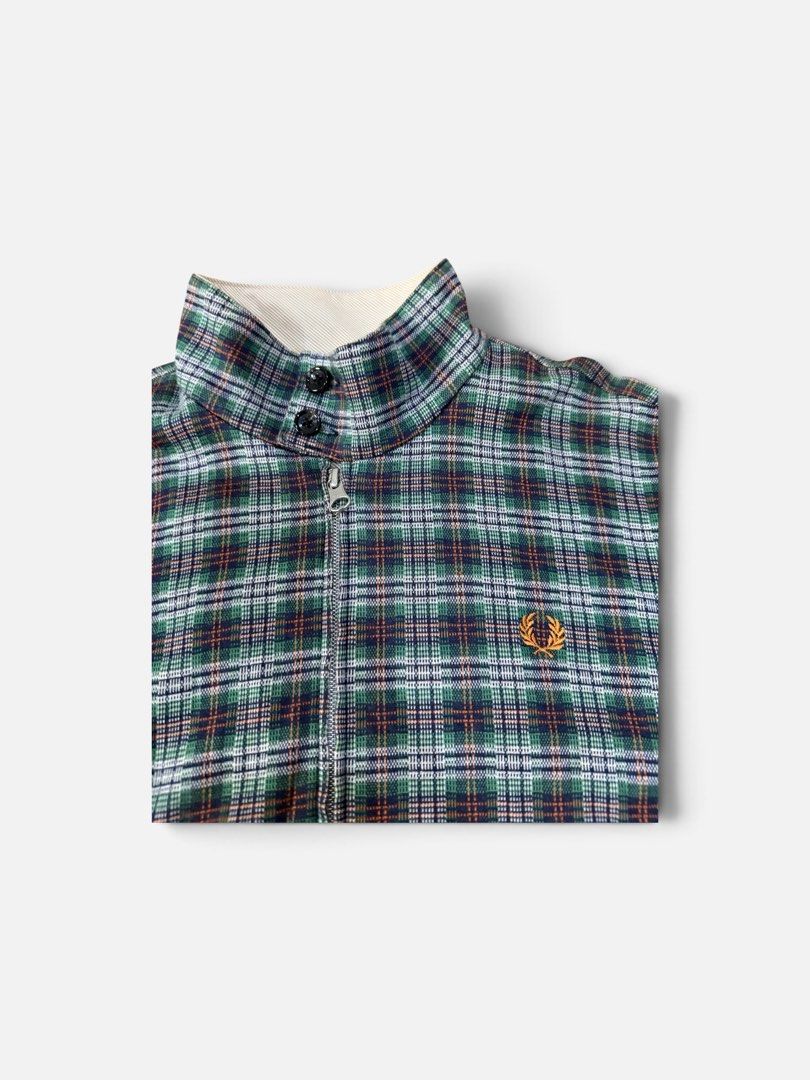 Fred Perry Jacket (Category: Coats, Jackets and Outerwear) located in Manila. Submitted by luxeloop_mnl (Listing ID 1452385607, Image 3). Description: Orig / Legit / Authentic Great condition No flaws / Issues Large L 26 W 23.