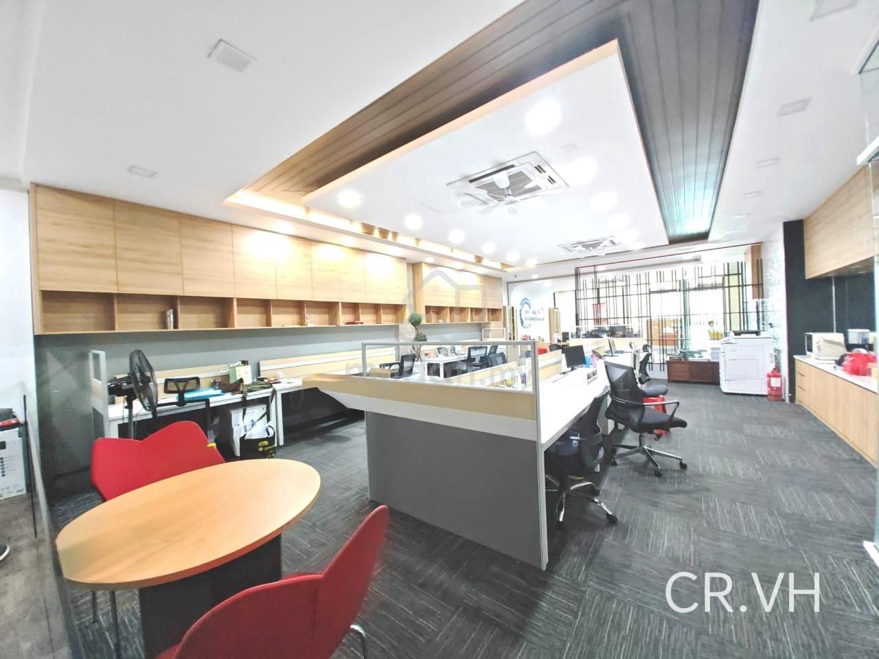 Full Furnish & Reno Office😍The Landmark Bukit Tinggi 2 Klang！For Rent (Category: Property Rentals) located in Kuala Lumpur. Submitted by chewyingya95668 (Listing ID 1449505811, Image 3). Description: Full Furnish & Reno Office😍The Landmark Bukit Tinggi 2 Klang - For Rent #RENT #LANDMARK #BBT2 #OFFICE #FURNISHED 📌 THE LANDMARK, BBT2, KLANG 😍😍 MOVE IN CONDITION - approx. 2000 sf. - Fully Furnished - Fully Renovated - Spacious Meeting Area - 2 