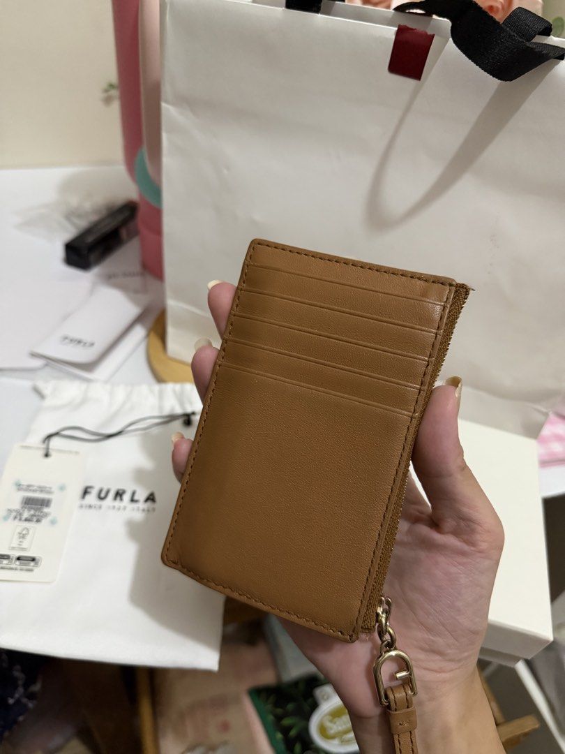 Furla Card Holder (Category: Luxury Bags & Wallets) located in Las Pinas. Submitted by gmonteros (Listing ID 1452498155, Image 3). Description: .