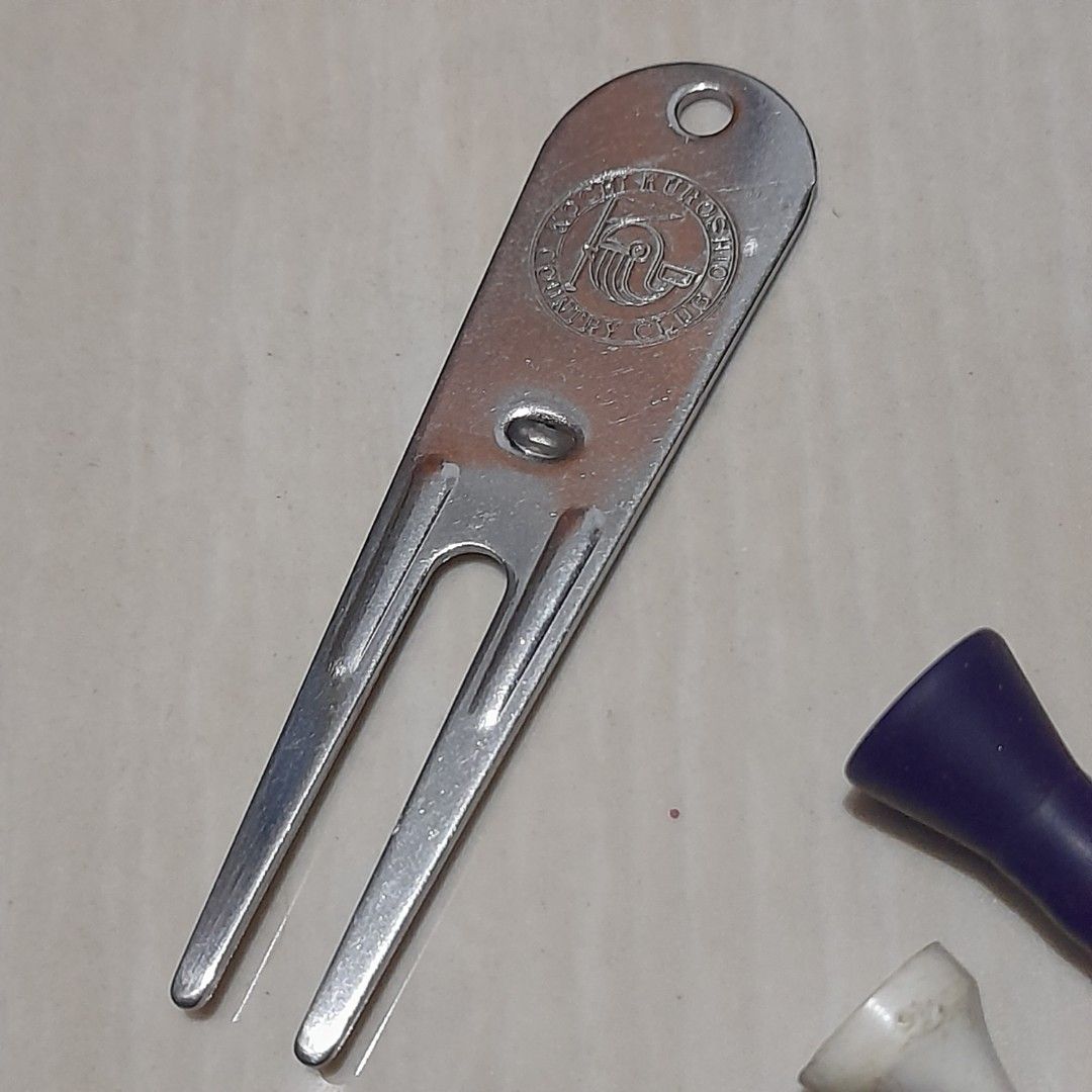 Golf Metal Divot Tool, Markers, Tees (Long & Short) (Category: Golf) located in Dasmarinas. Submitted by pb_declutters (Listing ID 1452382881, Image 2). Description: ✨ WELCOME! PLEASE READ BEFORE MAKING AN OFFER: 📌 Availability: • All items listed are AVAILABLE unless marked as sold or deleted. No need to ask "Is this available?" 📍 Location & Meet-ups: • San Agustin II, Dasmariñas City, Cavite • 🚫 Strictly NO meet-ups. All items are for shippi