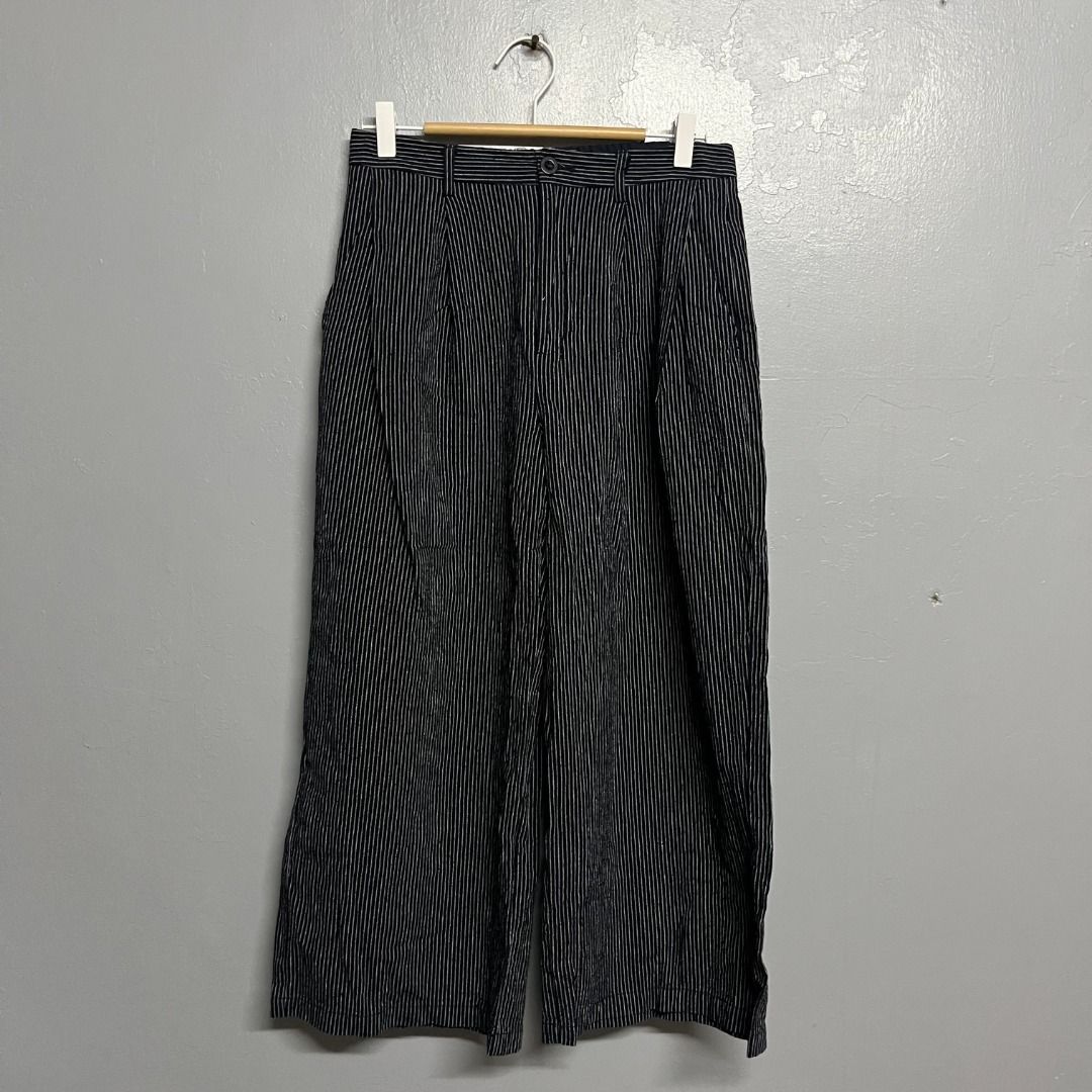 GU Pants (Category: Other Bottoms) located in Manila. Submitted by yyyyyyves (Listing ID 1452409186, Image 1). Description: GU Pants W- 28 to 30 L- 34 Great condition, need wash only.