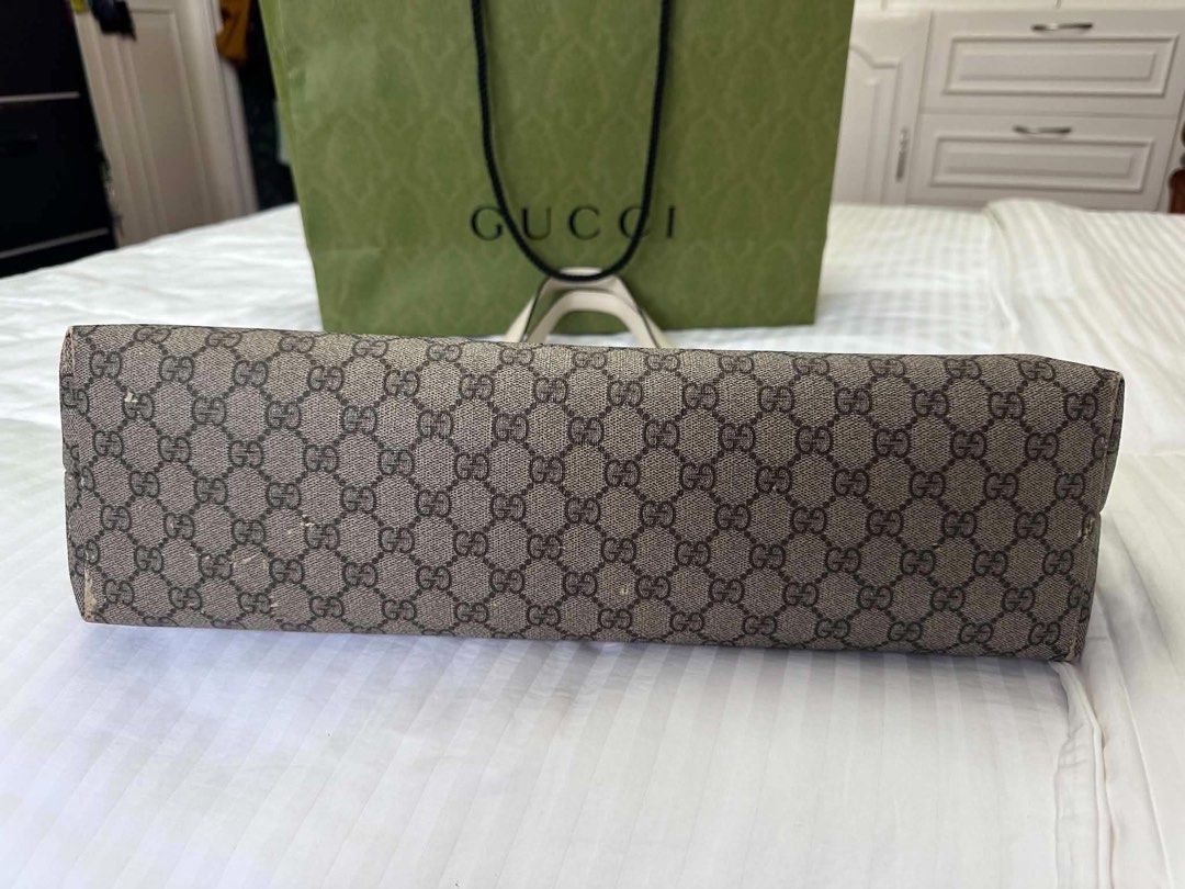 Gucci Supreme Tote Bag (Category: Luxury Bags & Wallets) located in Mandaluyong City. Submitted by bugsbunny0326 (Listing ID 1452353464, Image 3). Description: Authenticity Guaranteed Well Used with paperbag and receipt only See photos for detailed flaws. .