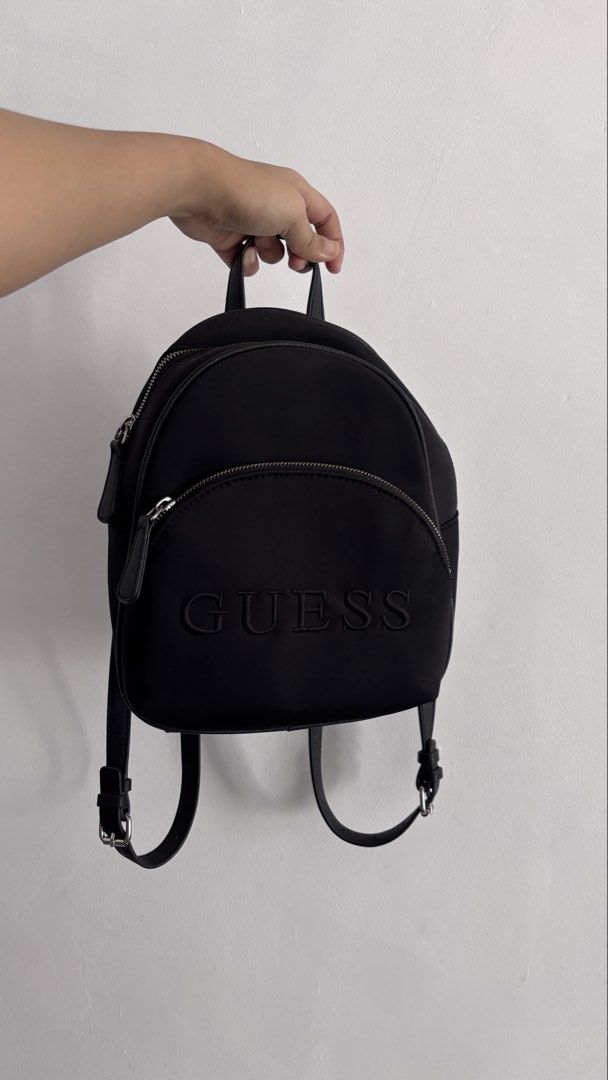 guess mini backpack (Kategori: Tas & Dompet Wanita) berada di Surabaya. Dikirim oleh alfiannea (ID iklan 1452473710, Gambar 1). Deskripsi: gatau ori atau enggak, dulu juga beli preloved.