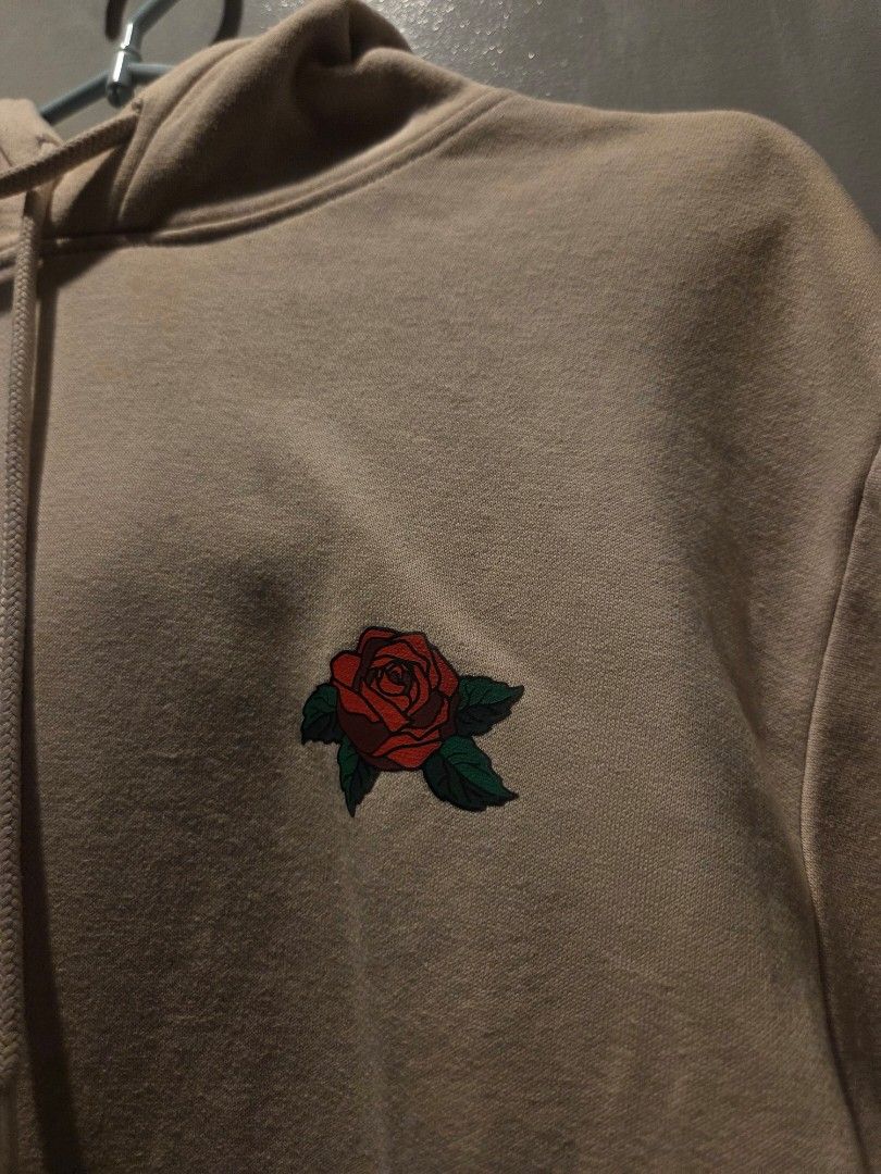 H&M rose and snake hoodie (Category: Hoodies) located in Manila. Submitted by dejavus7512 (Listing ID 1452487662, Image 2). Description: details: size S issue: discoloration.