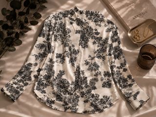 (Category: ) located in . Submitted by revivecloset99 (Listing ID 1452490659, Image 1). Description: .