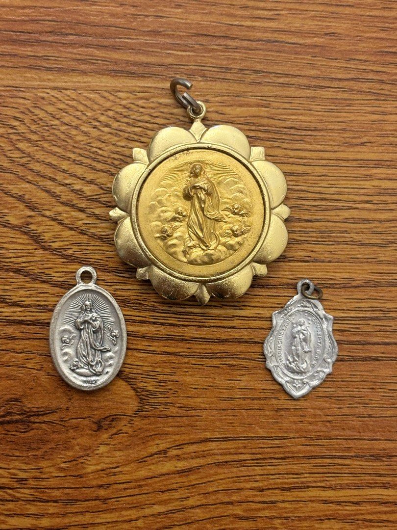 Immaculate medal set religious items (Category: Religious Items) located in San Fernando. Submitted by tawan.felix (Listing ID 1452331273, Image 1). Description: Ship via Jnt care of buyer. Thanks. .