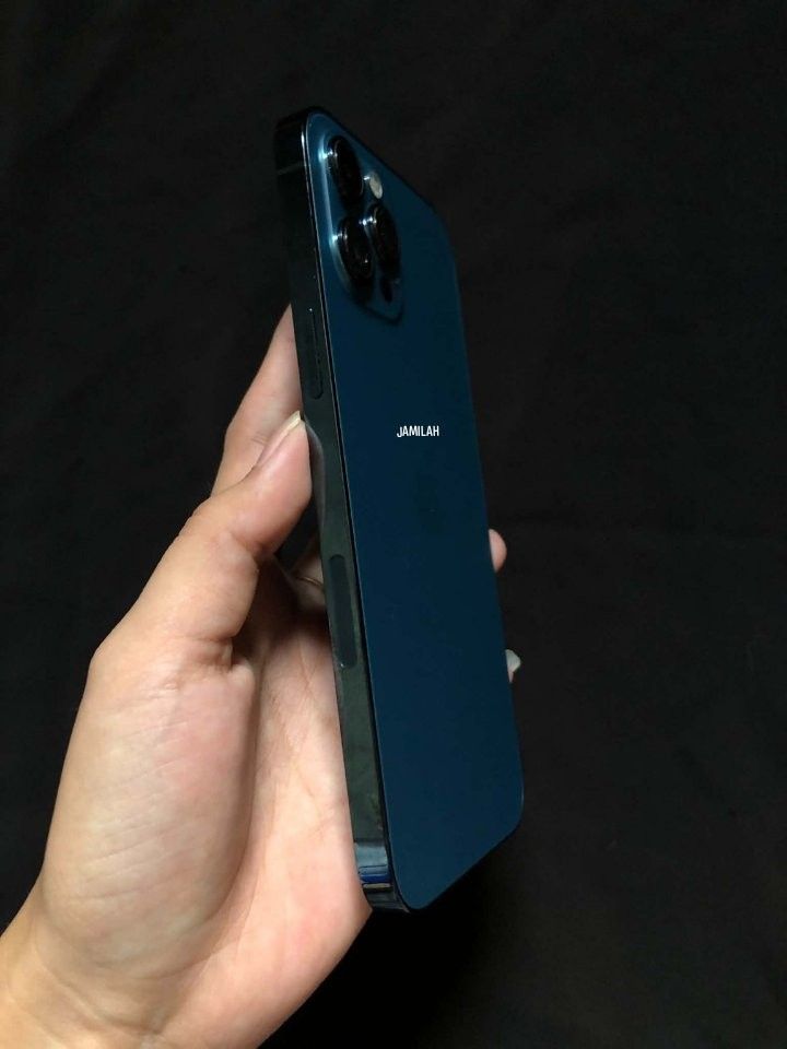 IP 12PROMAX 256GB (Category: iPhone 12 Series) located in Caloocan City. Submitted by jamilahmulituba8 (Listing ID 1452351287, Image 2). Description: iPhone 12promax 18k 🫶 256gb 89% battery factory unlock allworking no issues unit, case only 📍 Monumento meetup/halfway .