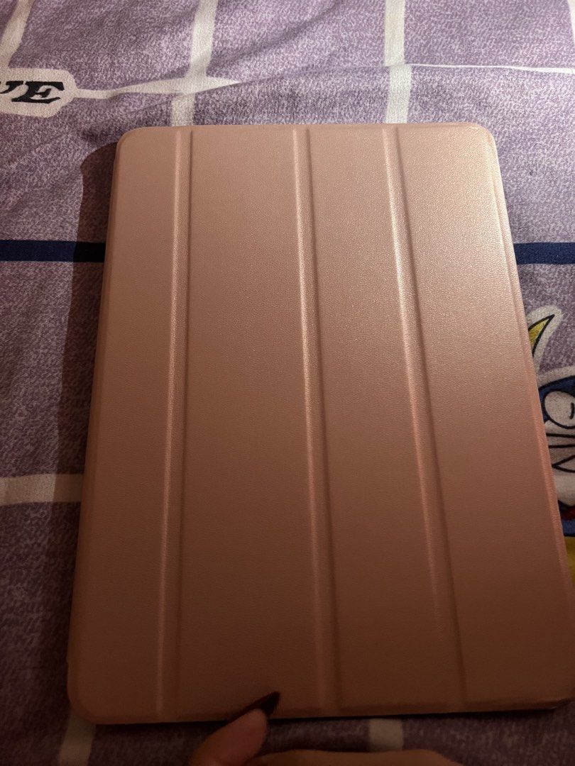 Ipad 5th Generation (Category: iPad) located in Quezon City. Submitted by chloesantiago (Listing ID 1452377347, Image 2). Description: Newly replaced battery and touch screen Katipunan qc area.