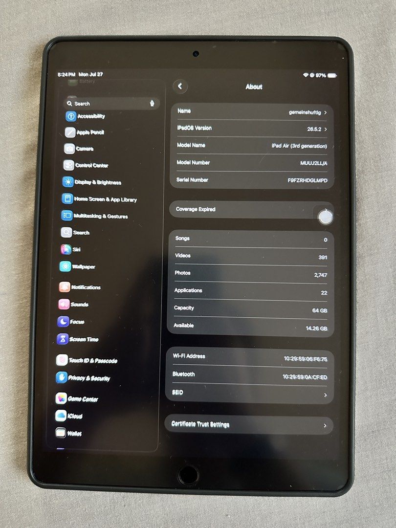 Ipad Air 3 (Category: iPad) located in Batangas. Submitted by jedeclutters (Listing ID 1452336764, Image 3). Description: CLEAN CONDITION NO WHITE SPOTS OR SCREEN DAMAGE IOS 26 95% BATTERY HEALTH NO ISSUES A FEW SCRATCH ONLY (CHECK PIC) INCLUSIONS UNIT CASE.