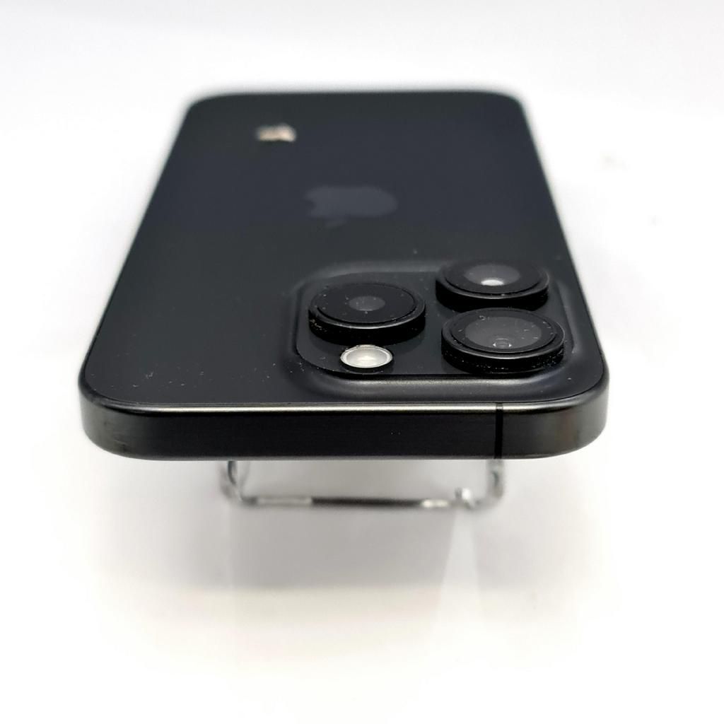 iPhone 15 Pro 1 TB Black Titanium (Category: iPhone 15 Series) located in Kuala Lumpur. Submitted by CarousellMobile.MY (Listing ID 1452337496, Image 3). Description: .