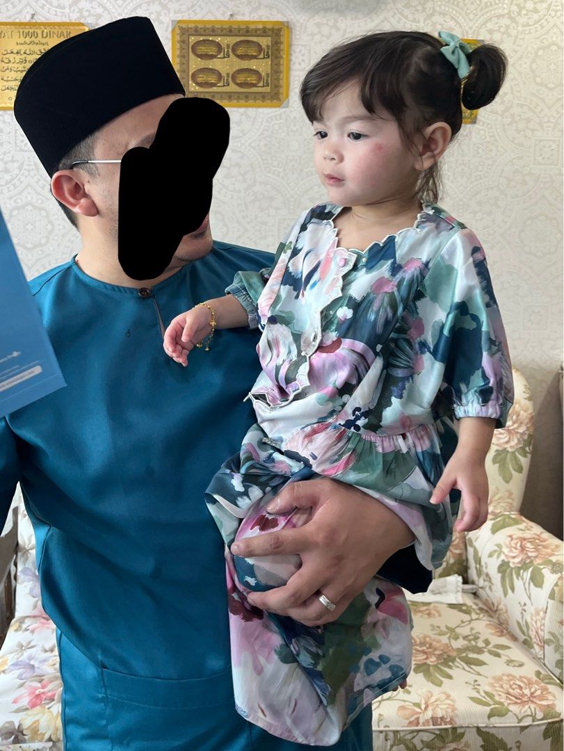 IRSA baju kurung in floral green 1-2years (Category: Babies & Kids Fashion) located in Kuala Lumpur. Submitted by gobokpreloved (Listing ID 1452326712, Image 1). Description: Bought at RM149, to let go at RM35 inc postage Worn 2-3 times only during raya, no defect/stain. Measurement as per picture - Features Irsa’s original hand-drawn fabric - Batwing design for that added flair - Intricate embroidery on the neckline and centre - Designed with bu