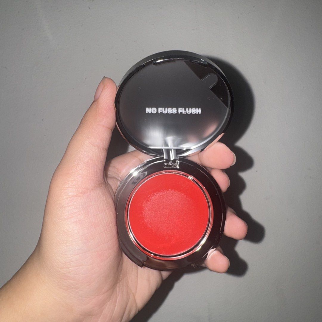 Issy Cream Blush (Category: Makeup) located in Makati City. Submitted by prelovedbyj02 (Listing ID 1452474723, Image 1). Description: - Issue: no box - Shade: red light - Condition: used twice.