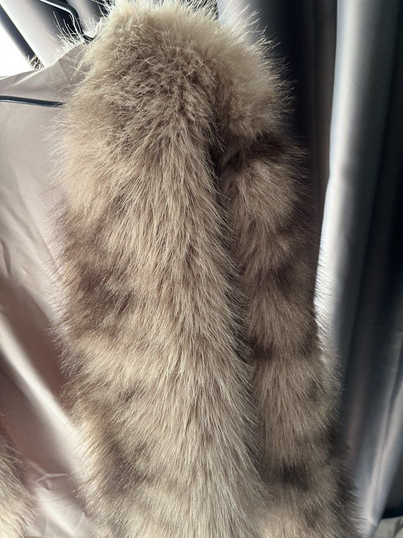 Jacket (Category: Coats, Jackets and Outerwear) located in Kuala Lumpur. Submitted by dyannaward72759 (Listing ID 1452352554, Image 3). Description: Can nego price.