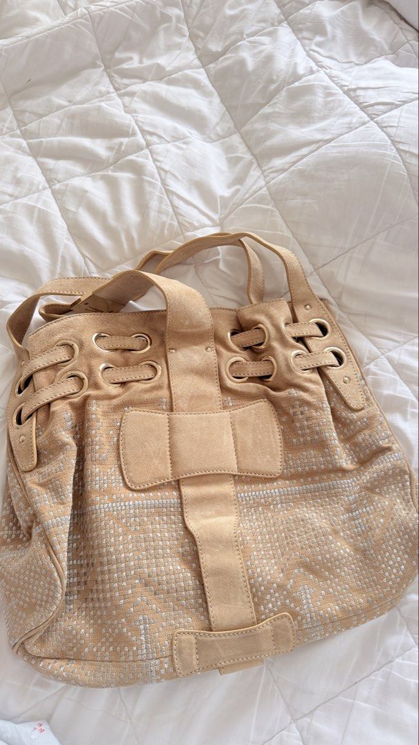 Jimmy choo (Category: Luxury Bags & Wallets) located in Manila. Submitted by deemfp (Listing ID 1452349540, Image 3). Description: .