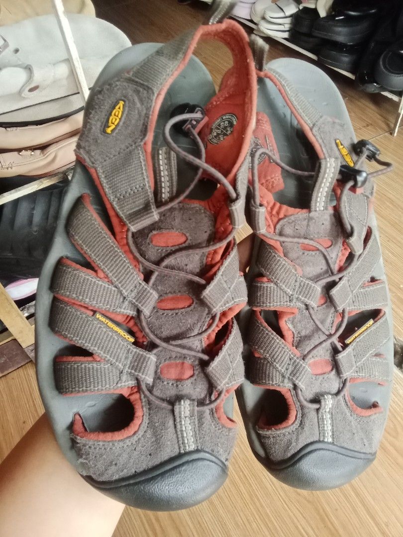 Keen outdoor sandals (Category: Slippers & Slides) located in Koronadal. Submitted by glads08089 (Listing ID 1452355927, Image 3). Description: keen outdoor sandals size 42 very good condition.
