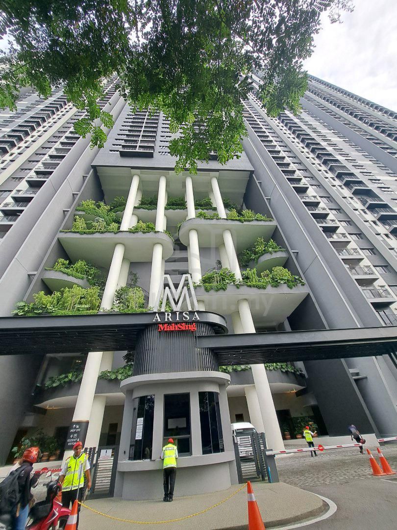 Kl Sentul Brand New M Arisa 1 Bedroom with Partially Furnished (Category: Property Rentals) located in Kuala Lumpur. Submitted by mudah423662 (Listing ID 1449722872, Image 1). Description: M Arisa Sentul – Brand New 1 Bedroom Condo For Rent -Looking for a brand new condo with great connectivity and daily conveniences? This unit at M Arisa Sentul could be your perfect next home. -M Arisa Sentul, Kuala Lumpur -Rental: RM1,600/month -Available Now P