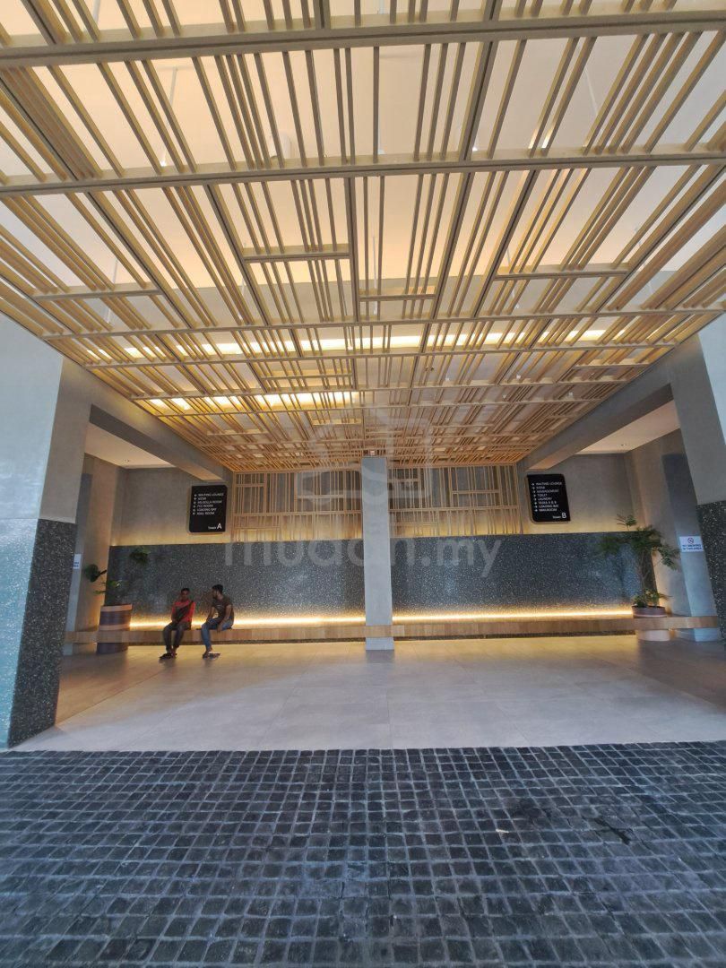 Kl Sentul M Arisa 1 Bedroom Partially Furnished Ready Move In (Category: Property Rentals) located in Kuala Lumpur. Submitted by mudah423662 (Listing ID 1451684298, Image 2). Description: 🏙️ M Arisa Sentul Condo | Patially Furnished | KLCC View | RM1,600/month ✨ Available Now ✅ 550 sqft ✅ 1 Bedrooms | 1 Bathrooms ✅ 1 Covered Car Park ✅ Partially Furnished ✅ Swimming Pool View Fully Furnished Includes: ✔️ 1 Unit Air Conditioners in Master Room ✔️