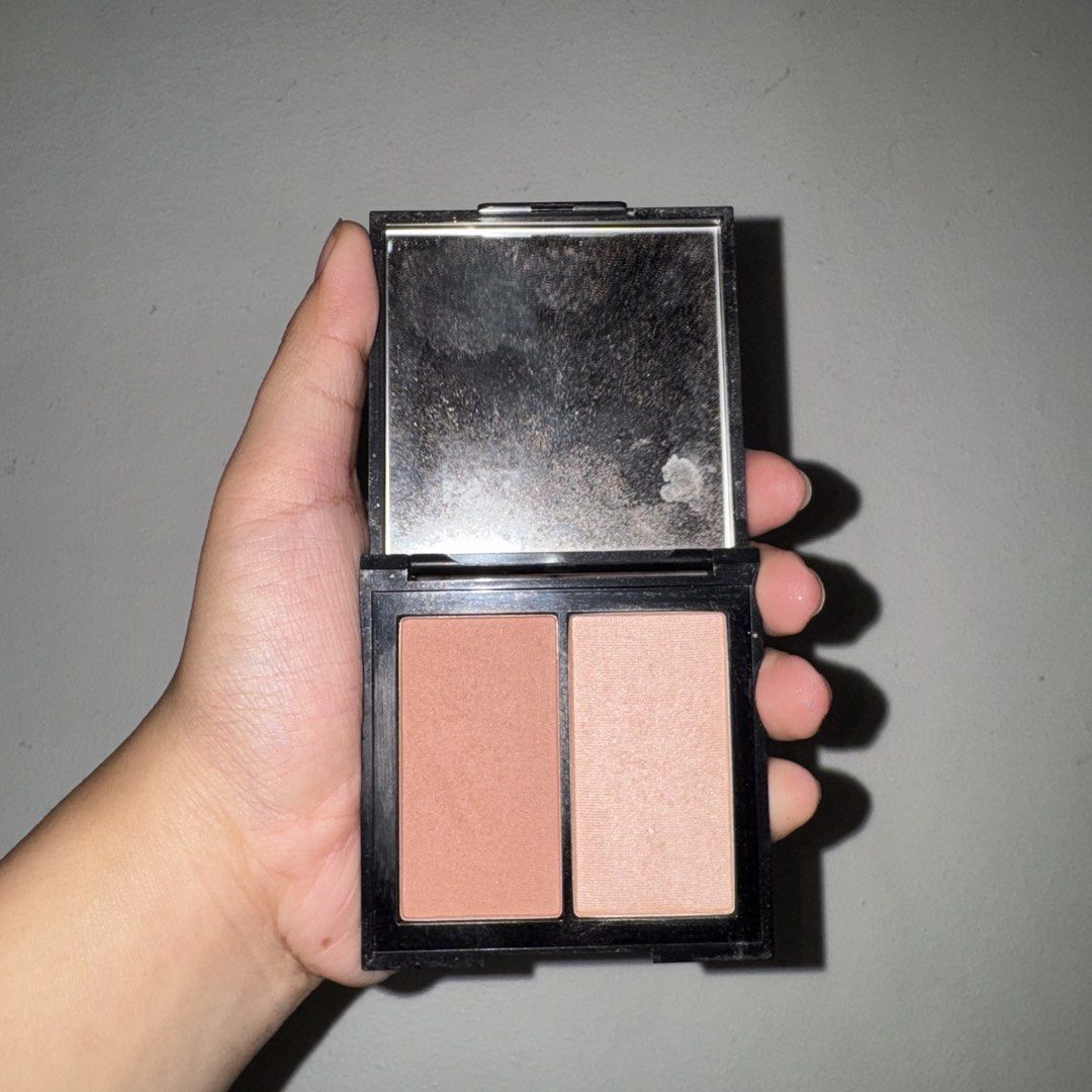 Kosas Powder Blush Duo (Category: Makeup) located in Makati City. Submitted by prelovedbyj02 (Listing ID 1452473652, Image 1). Description: - Issue: no box - Shade: contrachroma - Condition: used twice.