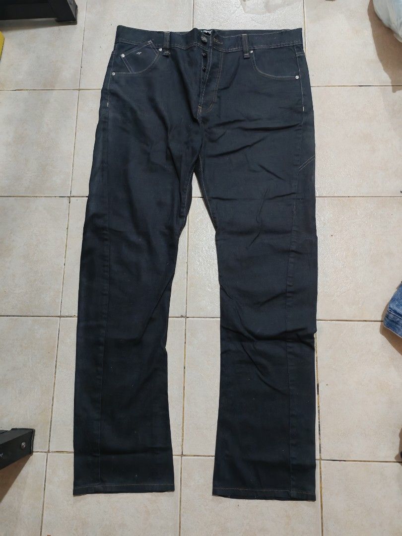 Lee Cooper (Category: Jeans) located in Quezon City. Submitted by philjamesd0323 (Listing ID 1452336407, Image 1). Description: loc batasan qc.
